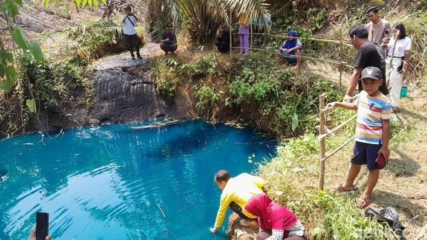 Heboh Telaga Biru Tiba-Tiba Muncul di Bengkulu
