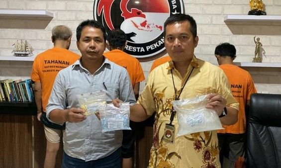 Edan, Pria di Pekanbaru Nekat Lompat dari Lantai 3 Hotel Saat Digerebek Polisi, Kondisinya Patah Tulang