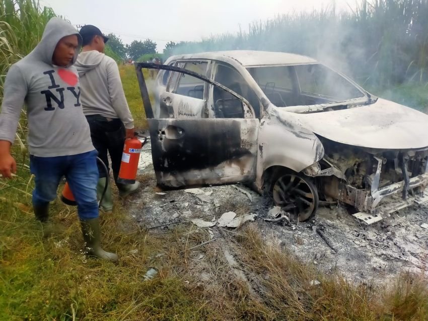 Cekcok Rumah Tangga, Wanita Muda Bakar Mobil Suaminya