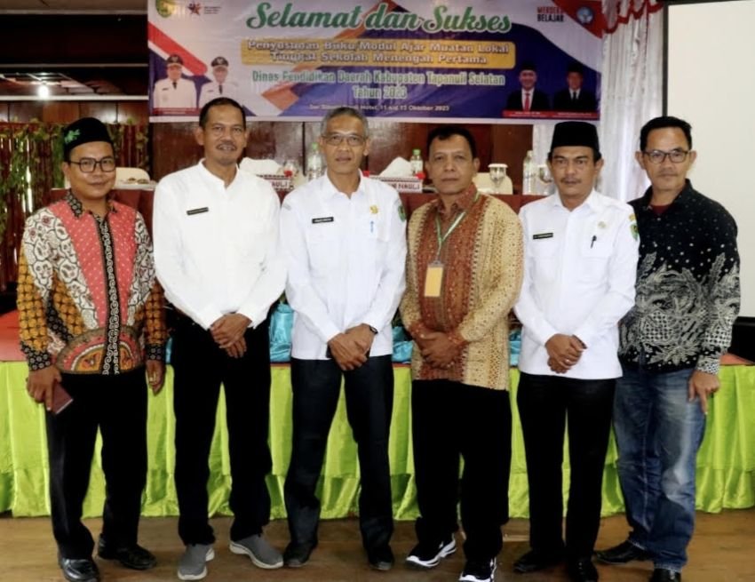 Pembelajaran Muatan Lokal Membentuk Karakter Siswa Yang Berakhlak Dan Berbudaya