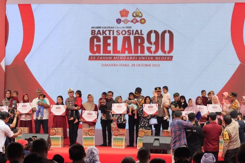 15 Ribu Paket Sembako Dibagikan di Binjai Dalam Giat Baksos Akabri 1990