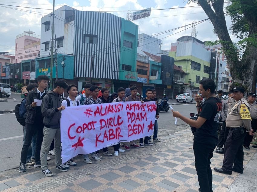 Gelar Unjukrasa, AKTA Desak Dirut PDAM Tirtanadi Kabir Bedi Mundur dari Jabatan