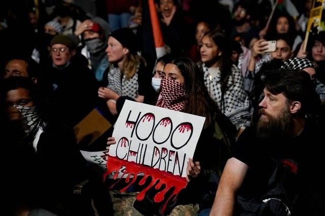 Ribuan Warga AS Unjuk Rasa Pro-Palestina di Washington, Kecam Biden
