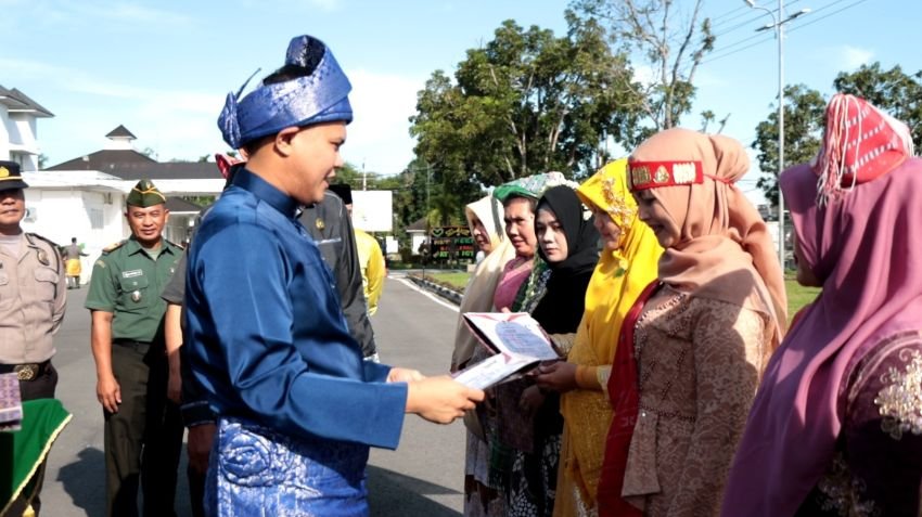 Peringatan HGN, Wabup Sergai Serahkan Sertifikat Penghargaan Guru Penggerak