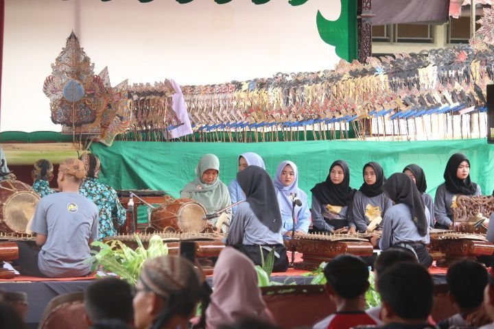 Dua Dalang Cilik Asal Pemalang Meriahkan Hari Wayang Nasional