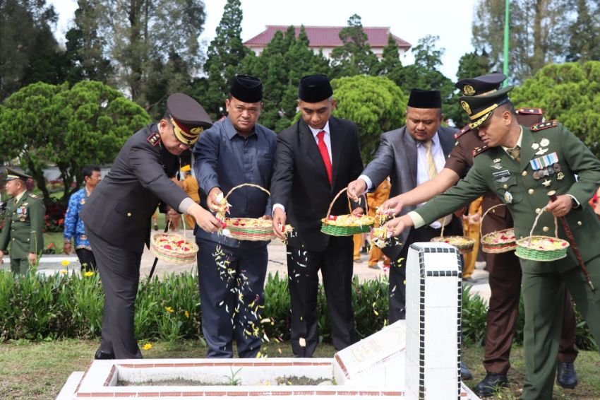 Hari Pahlawan Nasional 2023 Diperingati Jajaran Pemkab dan Petinggi Di Tanah Karo