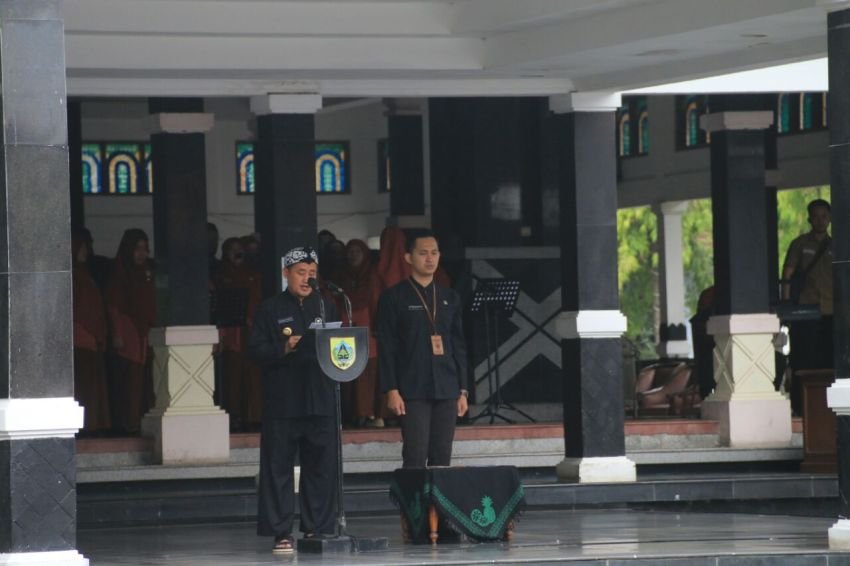 Upacara HGN di Pemalang, Pesan Mentri Pendidikan Dibacakan di Halaman Pendopo dengan Khidmat