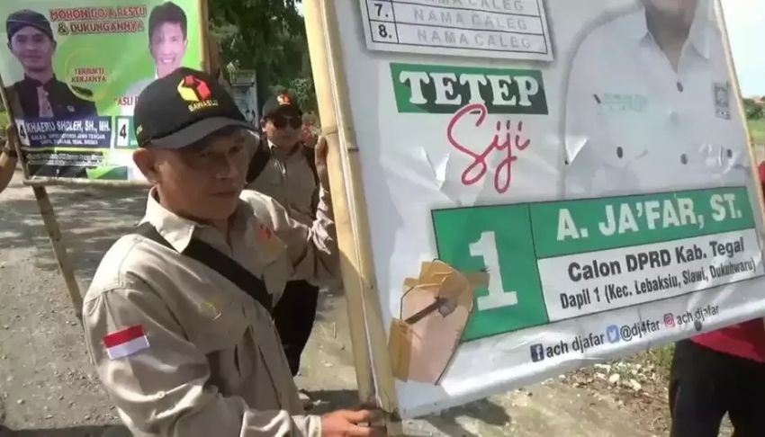 5.000 Baliho Parpol dan Caleg di Kabupaten Tegal Dicopot
