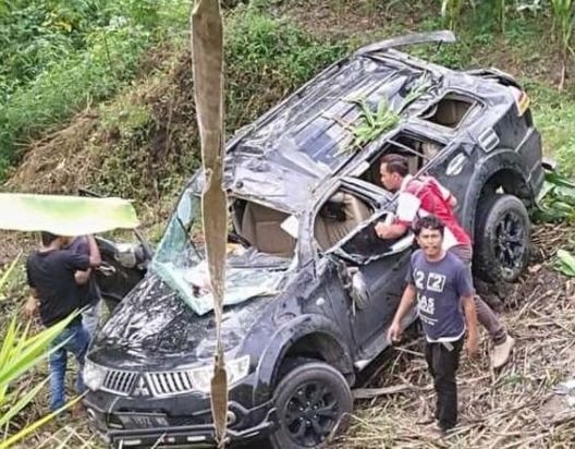 Ngeri! Pajero Sport Ringsek Parah Usai Terjun ke Jurang di Taput, Begini Kondisi Korban