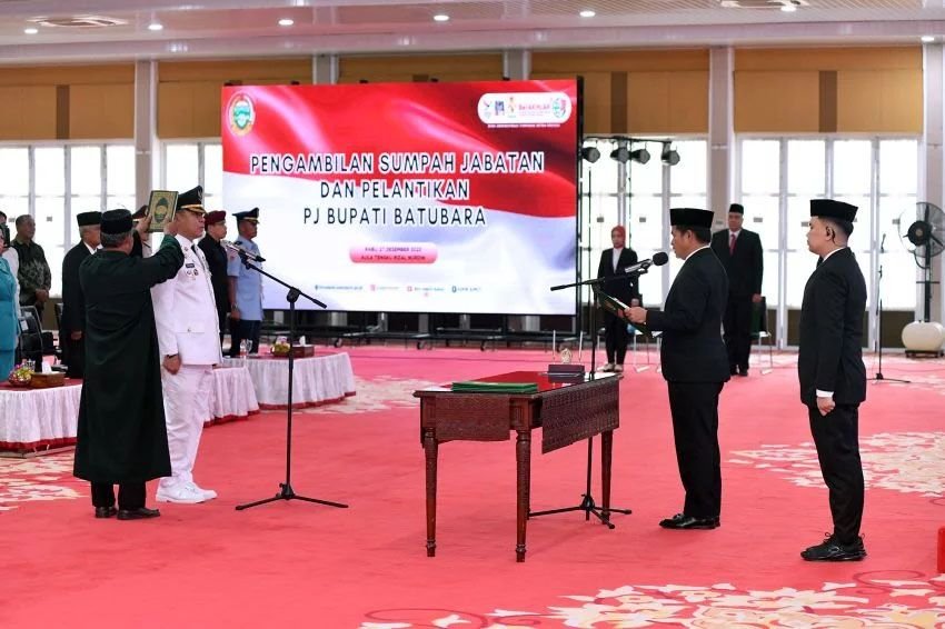 Pj Gubsu Lantik Pj Bupati Batubara