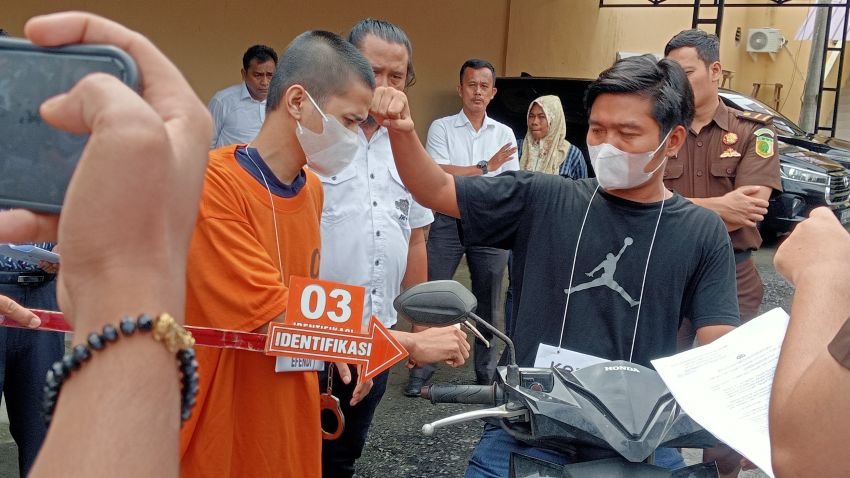 10 Adegan Diperagakan Saat Rekonstruksi Ponakan Bunuh Paman di Sergai