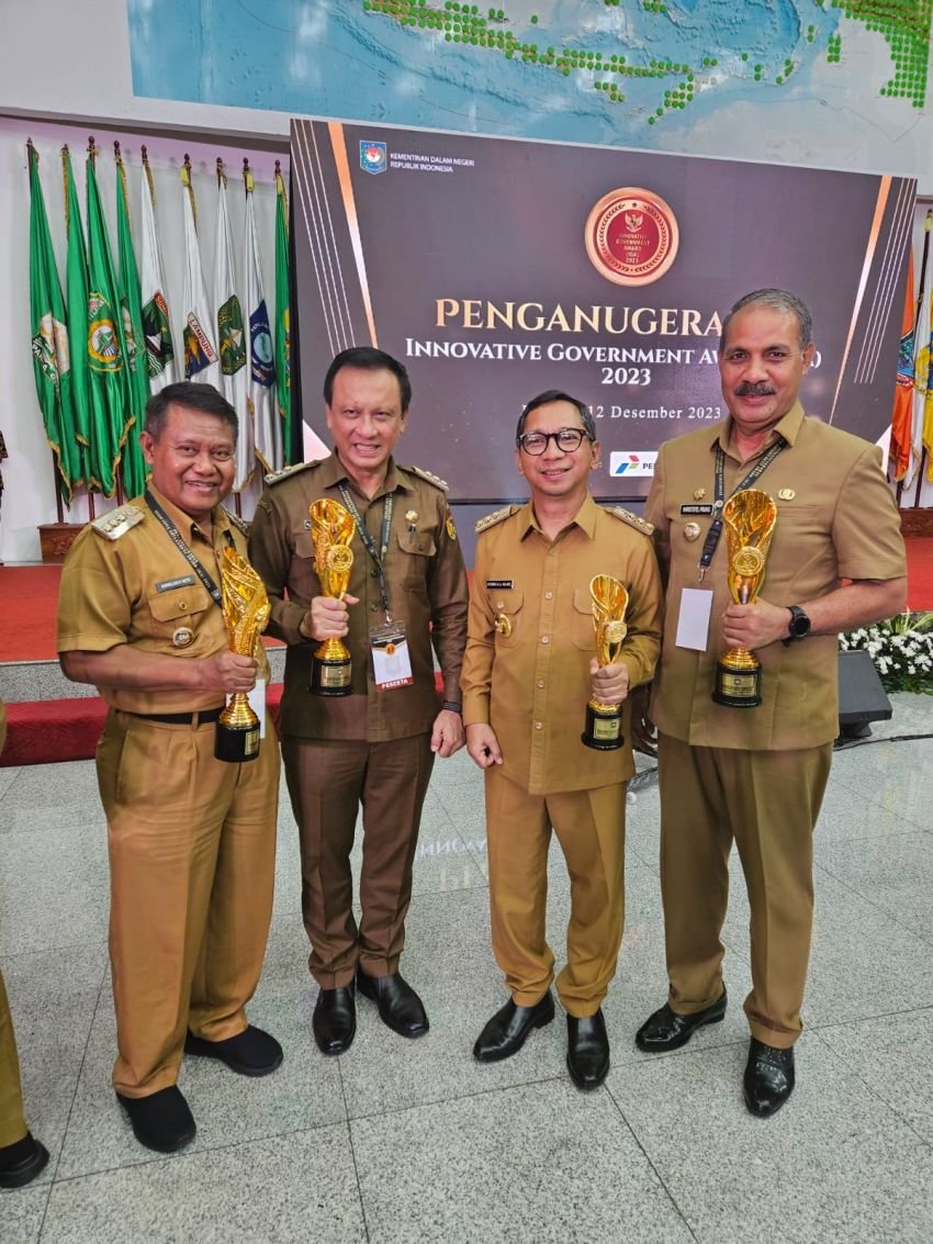 Pj Gubernur NTT Bersama 3 Bupati dari NTT Raih Penghargaan Innovative Government Award (IGA) 2023