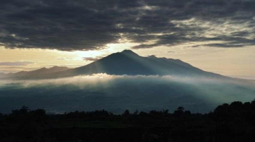 Pagi-pagi Sukabumi Diguncang Gempa 4,6 Magnitudo, Aktivitas Gunung Salak Meningkat