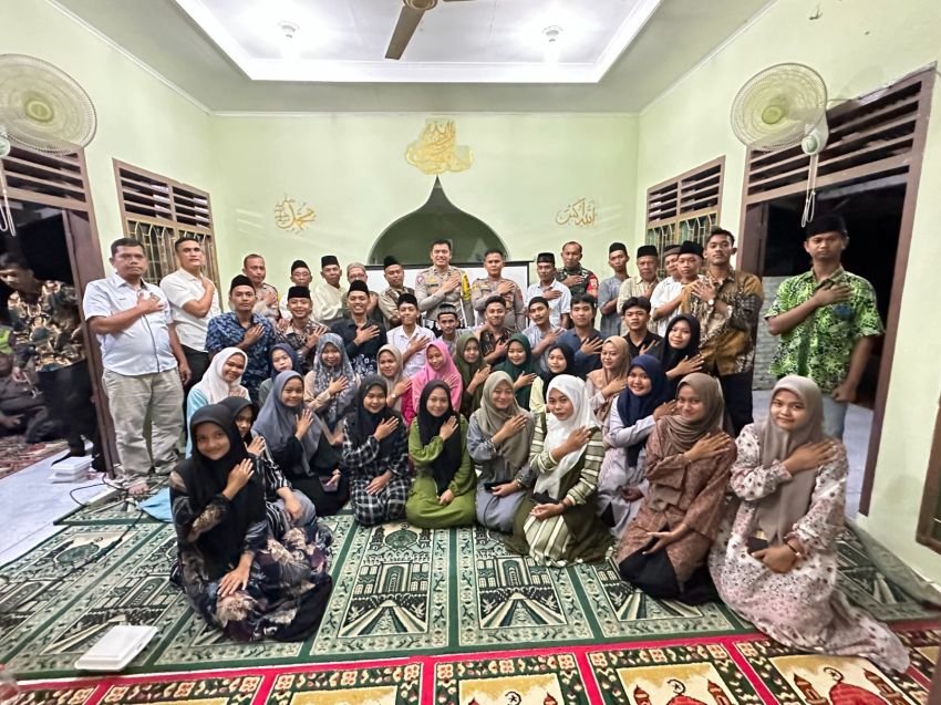 Polres Labuhanbatu Sosialisasi Tertib Berlalu Lintas dan Edukasi Bahaya Narkoba kepada Remaja Masjid