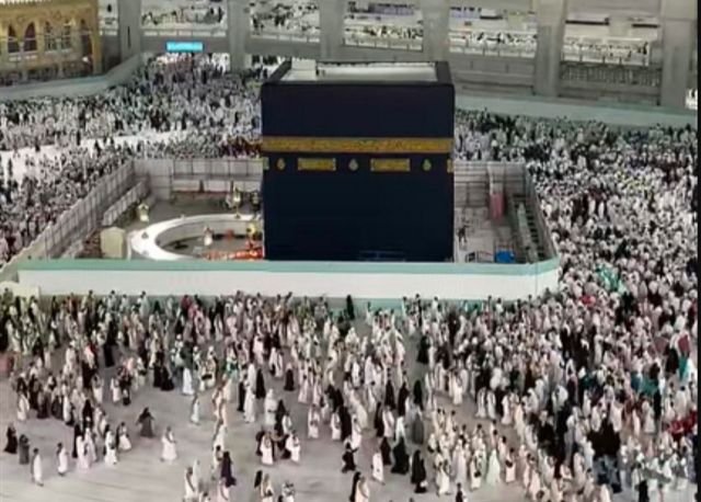 Pagar Tinggi Kelilingi Ka'bah, Ada Apa?
