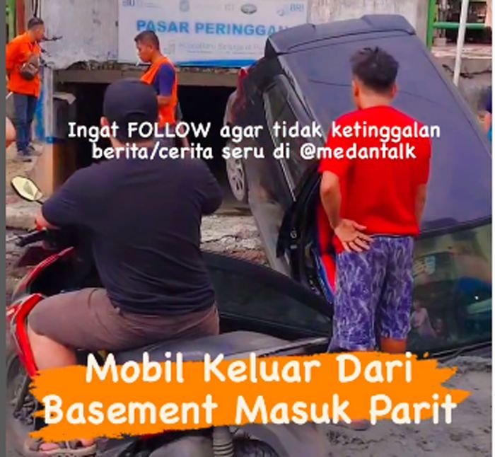 Proyek Drainase di Medan Makan Korban, Mobil Terjungkal Masuk Parit