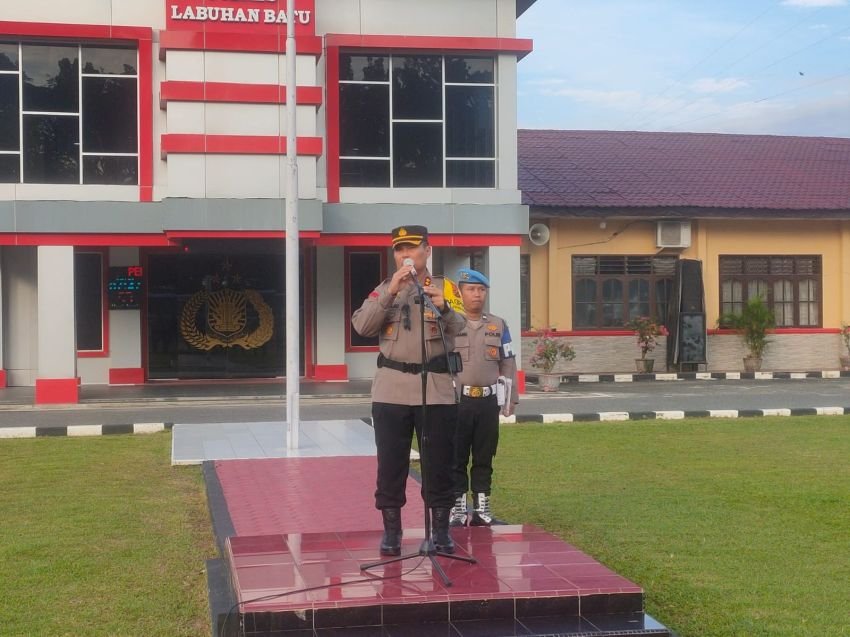 Pimpin Apel Perdana di Polres Labuhanbatu, AKBP Dr. Bernhard Ajak Personel Budayakan Disiplin