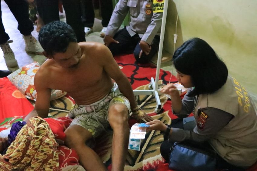Satgas Trauma Healing Polres Labuhanbatu Beri Pelayanan Kesehatan Korban Diterkam Buaya