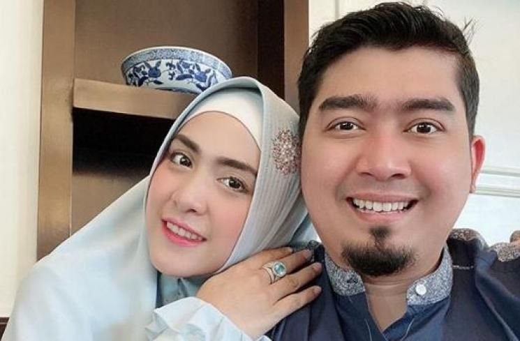 Ustaz Solmed Bagi-bagi Uang, Komentar Baik di IG Dapat Rp 500 Ribu
