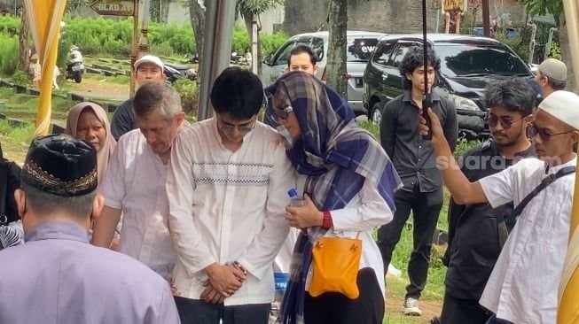 Ibu Maxime Bouttier Meninggal di Rumah Luna Maya, Kok Bisa