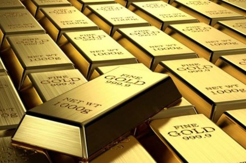 Akhir Pekan, Harga Emas Turun Tipis Jelang Rapat The Fed