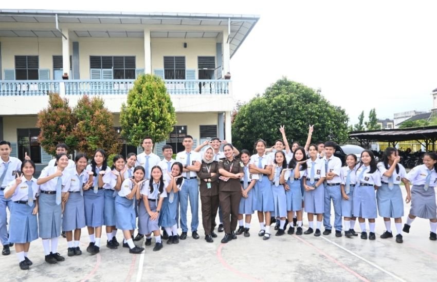 Kajari Padangsidimpuan Laksanakan Giat Jaksa Masuk Sekolah