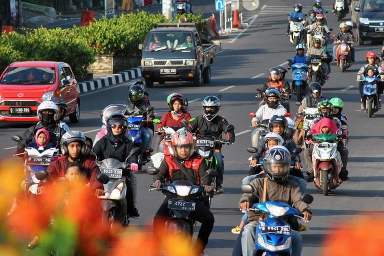 Pajak Motor Bensin Naik 10%, Waspada Harga BBM Ikut Naik