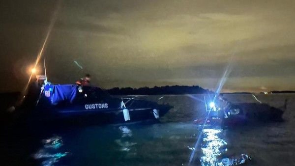 Bea Cukai Batam Gagalkan Penyelundupan 564 Ribu Batang Rokok Ilegal, 2 ABK Diamankan