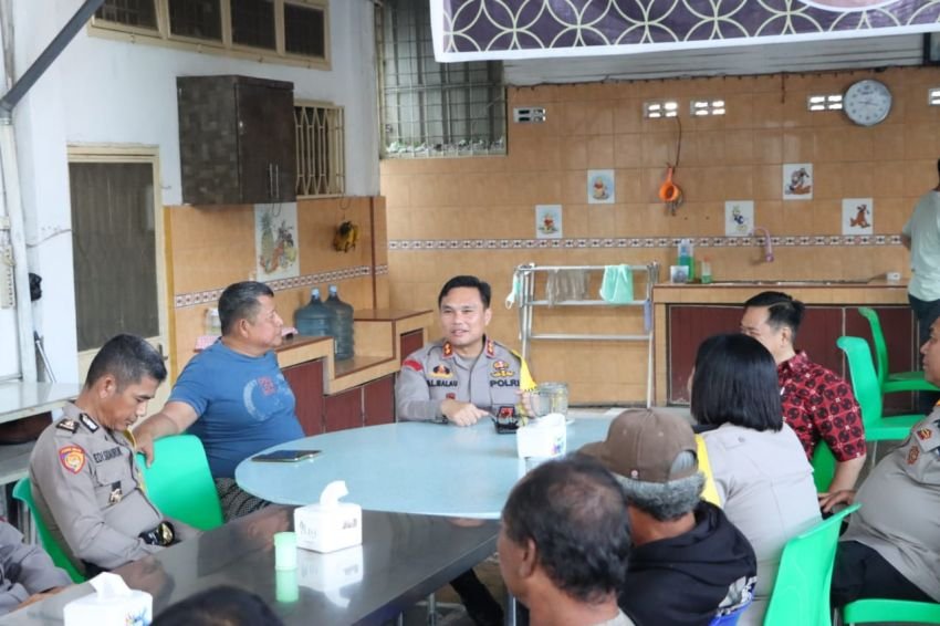 Kapolres Labuhanbatu dan Tokoh Etnis Tionghoa Sarapan Bersama Abang Becak