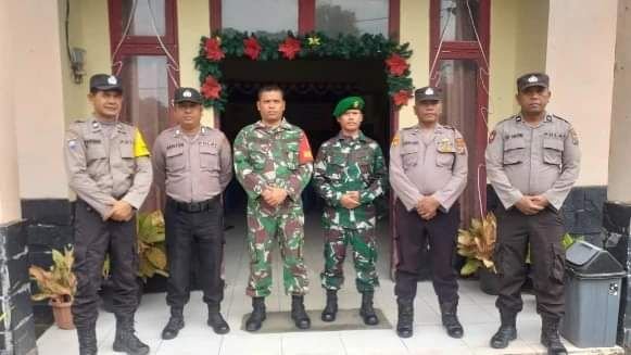 Jajaran Polres Tanah Karo Per Tebal Pengamanan di Kantor PPK Kecamatan Jajaran