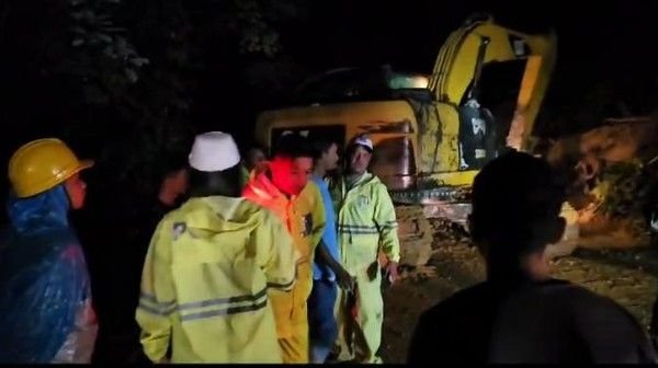 Longsor Taput, 3 Tewas 5 Mobil Tertimpa