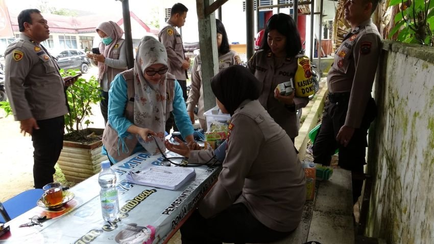Tim Kesehatan Polres Labuhanbatu Melakukan Patroli Pengecekan Kesehatan di PPK