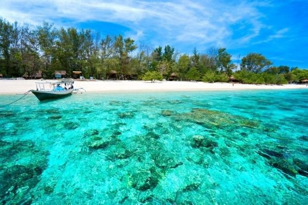 Ternyata Ini Apa Penyebab Langit dan Laut Terlihat Berwarna Biru di Mata Manusia
