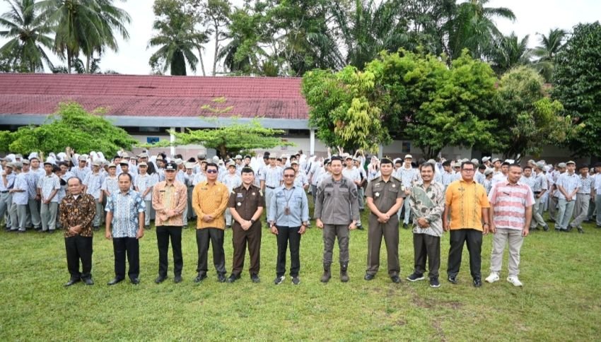 Kejari Laksanakan Penyuluhan Hukum Program JMS Di SMAN 3 Padangsidimpuan
