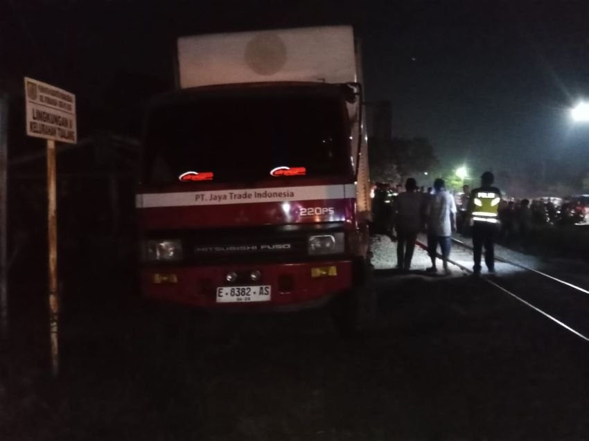 Ini Keterangan Polres Sergai Pasca Truk yang Akan Membawa Logistik Pemilu Tabrakan dengan Kereta Api