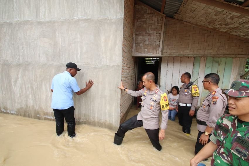 Kapolres Sergai Tinjau Banjir di Dolok Masihul