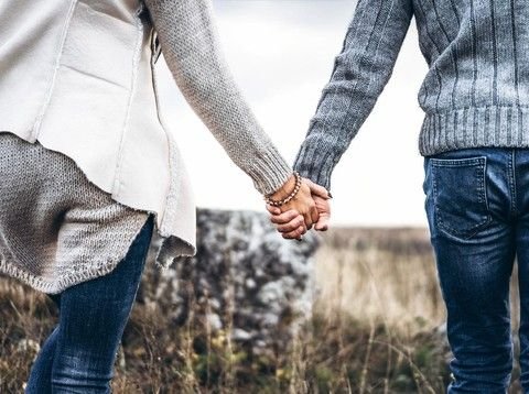Pacaran LDR, Pria Ini Kaget Setelah Tahu Identitas Asli Kekasinya