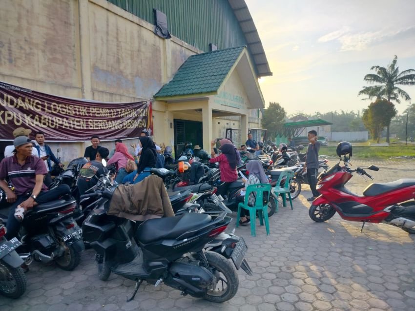 Siswa PKL Menangis, Motornya Dilarikan Pria yang Tak Dikenal