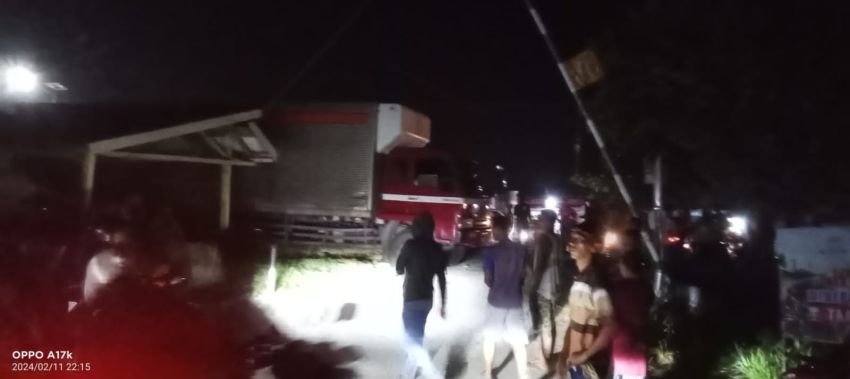 1 Truk Logistik Pemilu Ditabrak Kereta Api di Perbaungan