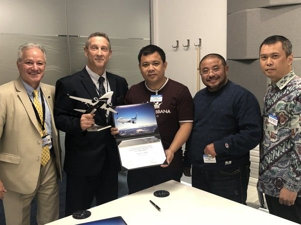 Haji Isam Jadi Sorotan Gegara Beli Pesawat Boeing Seharga Rp 1,5 Triliun Sambil Pakai Kaus Oblong