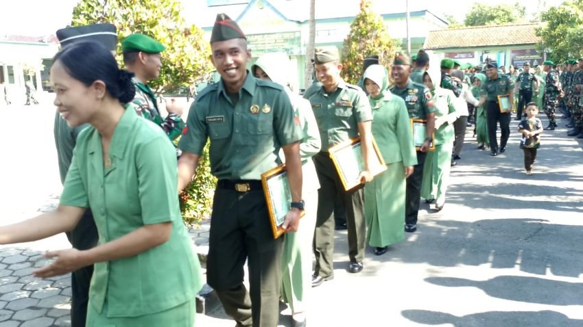 12 Prajurit Kodim Lamongan Pindah Satuan, Dandim Lakukan Tradisi Pelepasan
