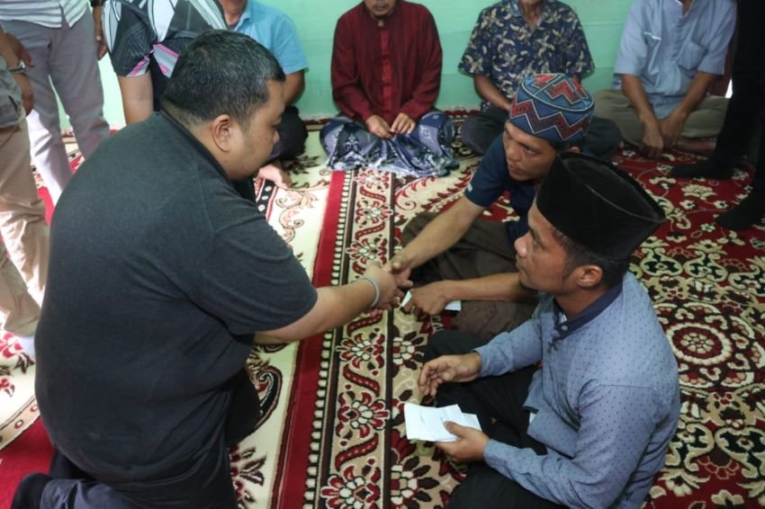 2 Bocah Tewas Hanyut di Desa Aek Badak Jae, Bupati Tapsel Serahkan Bantuan