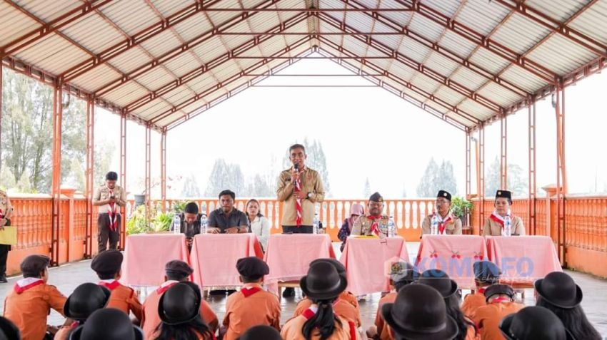Wabup Karo Lantik Gugus Depan Pramuka SD Sint Yoseph