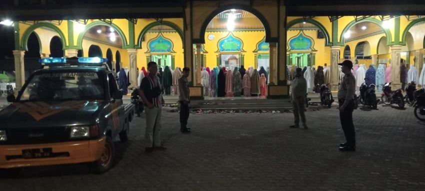 Berikan Rasa Aman, Polres Langkat Laksanakan Pengamanan Sholat Tarawih