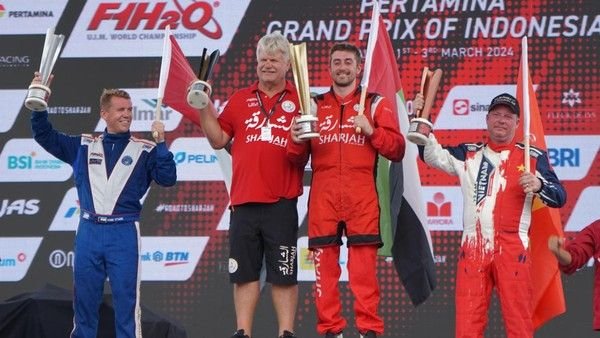 Rusty Wyatt Juara F1 Powerboat Grand Prix Indonesia