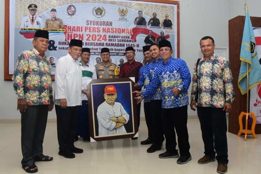 PWI Deliserdang Berikan Apresiasi kepada Bupati HM Ali Yusuf Siregar