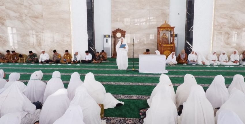 PJ Wali Kota Kukuhkan Pengurus Pengajian Al-Ikhlas Padangsidimpuan Periode 2023-2028