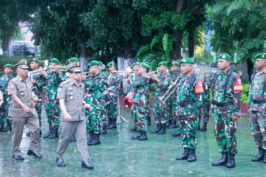 Pj Gubernur NTT Pimpin Upacara HUT ke-74 Satpol PP dan HUT ke-62 Satlinmas Provinsi NTT