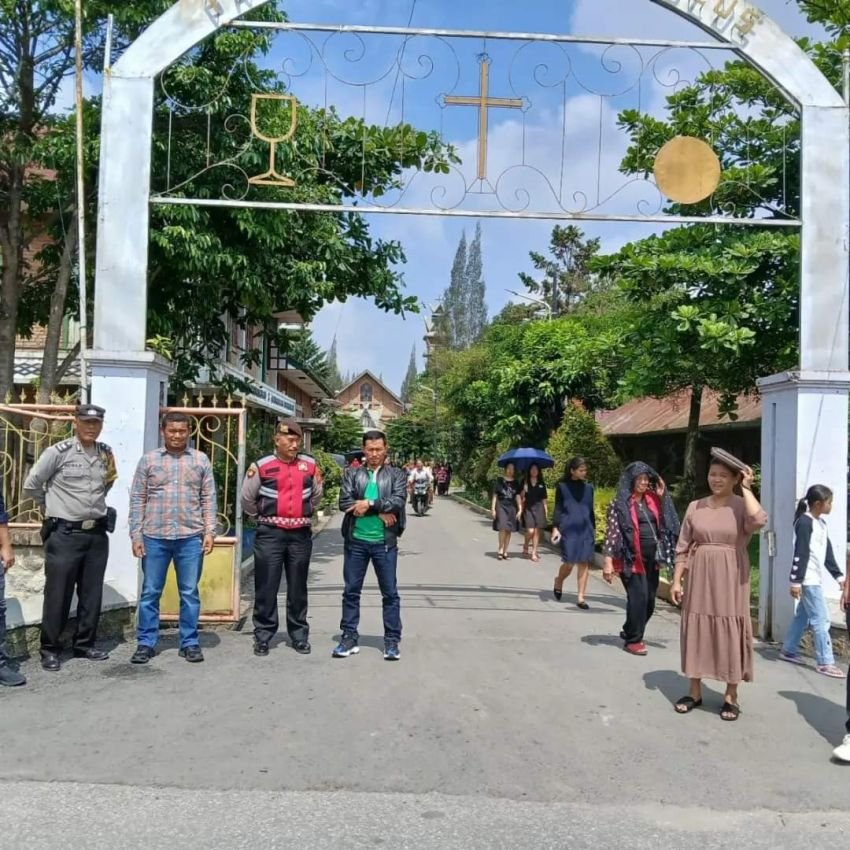 153 Personel Polres Tanah Karo Jaga 24 Gereja saat Ibadah Jumat Agung