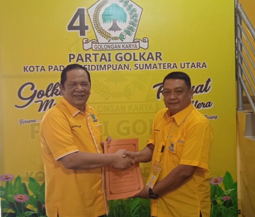 Irsan Efendi Nasution Ambil Formulir Bacalon Walikota ke Golkar Padangsidimpuan